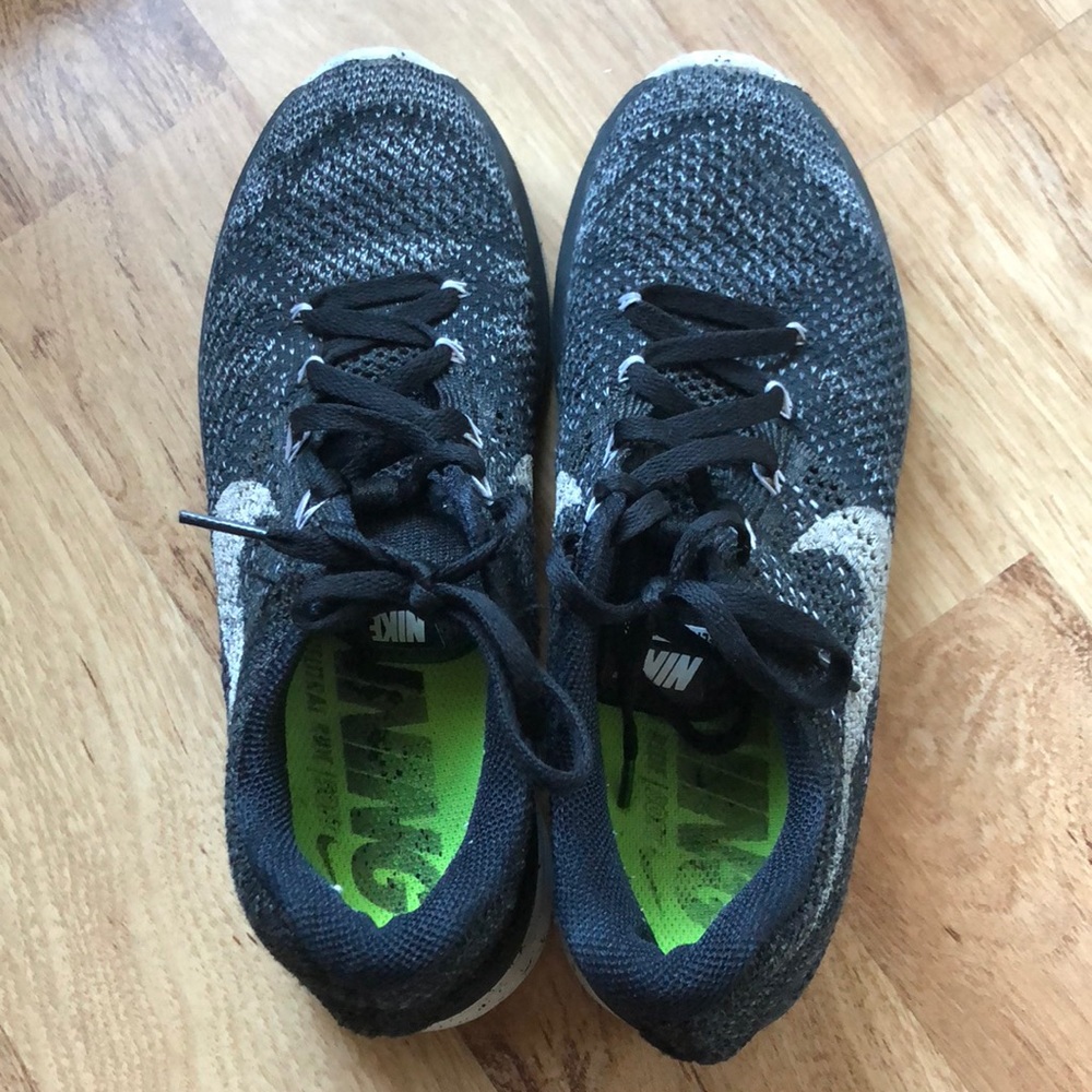 Nike fly knit sneakers